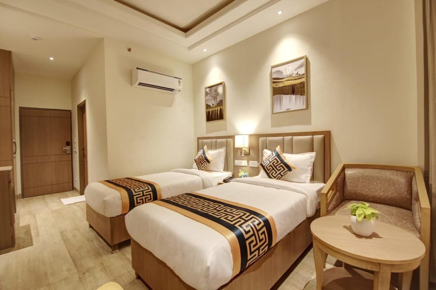 New Le Mount Near Igi Airport Delhi 4*