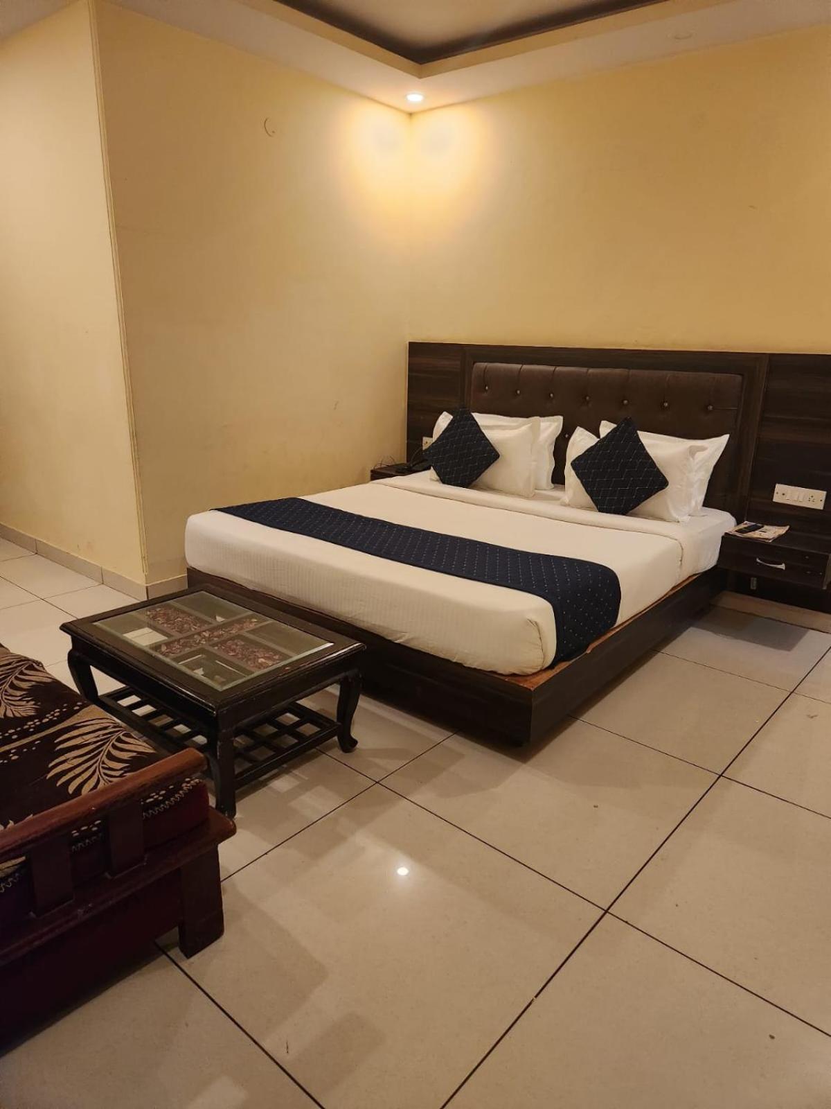 New Le Mount Near Igi Airport Delhi New Delhi